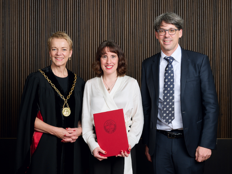 Awardee Anna Katherina Eggimann together with Rector Virginia Richter